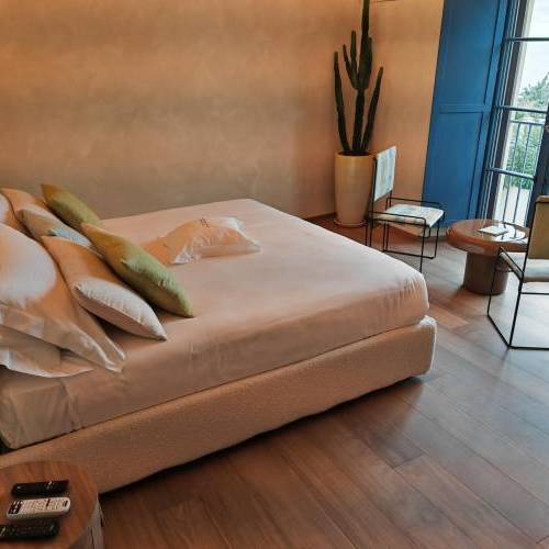 Noce americano, detto Canaletto,  in prima scelta con vernice extra opaca non tonalizzante